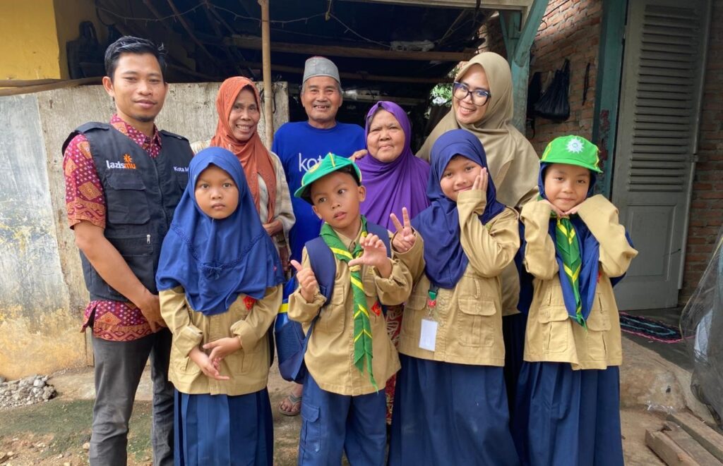 Berbagi Cinta di Hari Bermuhammadiyah, SD Muhammadiyah Buya Hamka dan Lazismu Kota Metro Salurkan “Paket Cinta Hamka